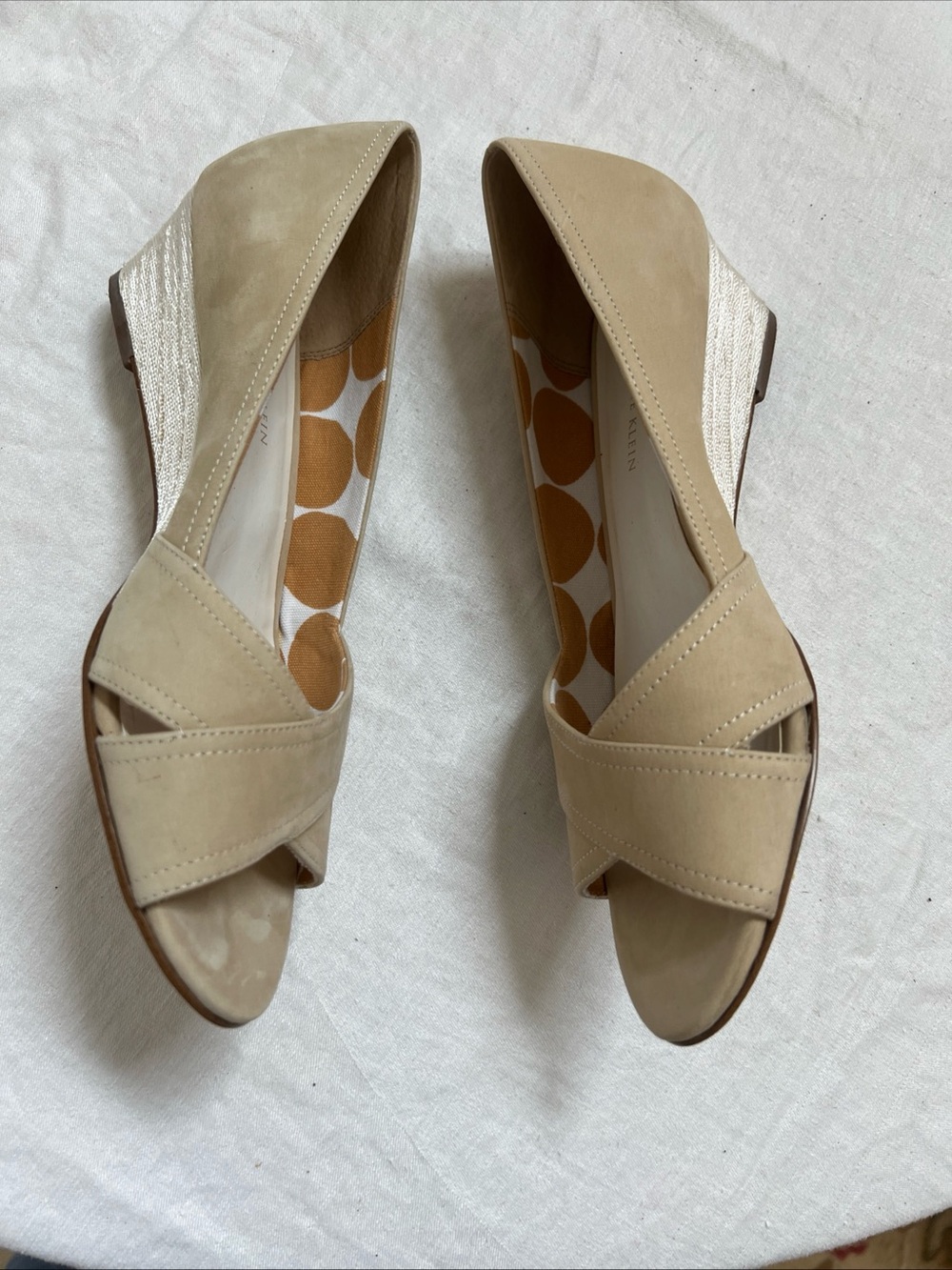 Anne Klein Women's AKDUGAN Wedge Heel Cream Natural Nubuck 7 1/2M Leather Upper - Picture 6 of 16